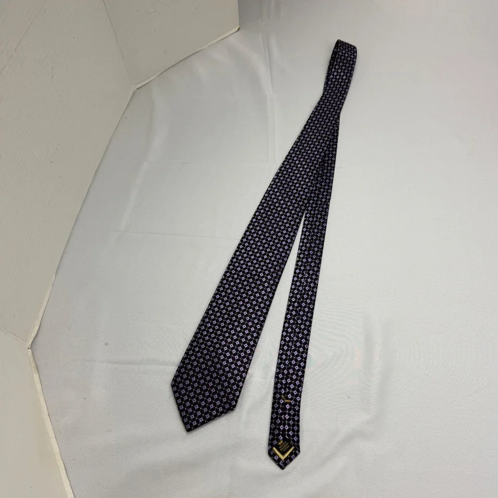 Countess Mara Tie 59